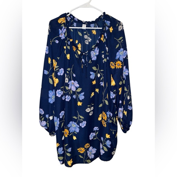 Old Navy Tops - Old Navy Navy Blue Floral Blouse size 3X EUC